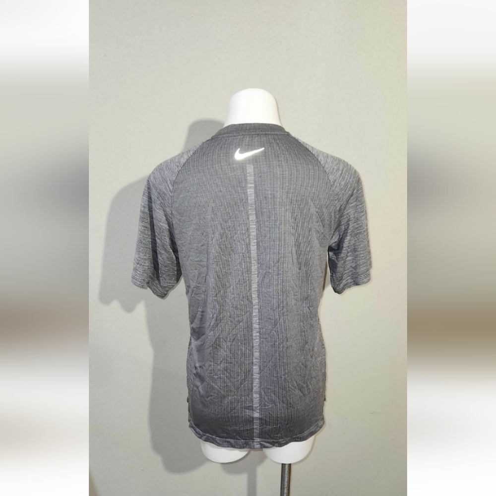 NIKE Running Dri-Fit Short Sleeve Women's Size Small - Picture 3 of 4